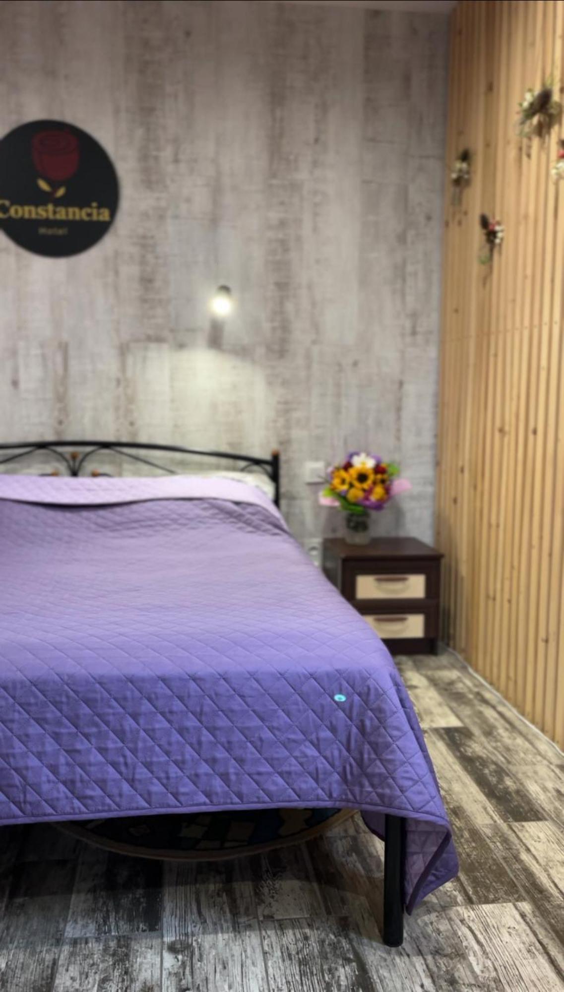 Hotel Constancia à Kamianets-Podilsky Extérieur photo