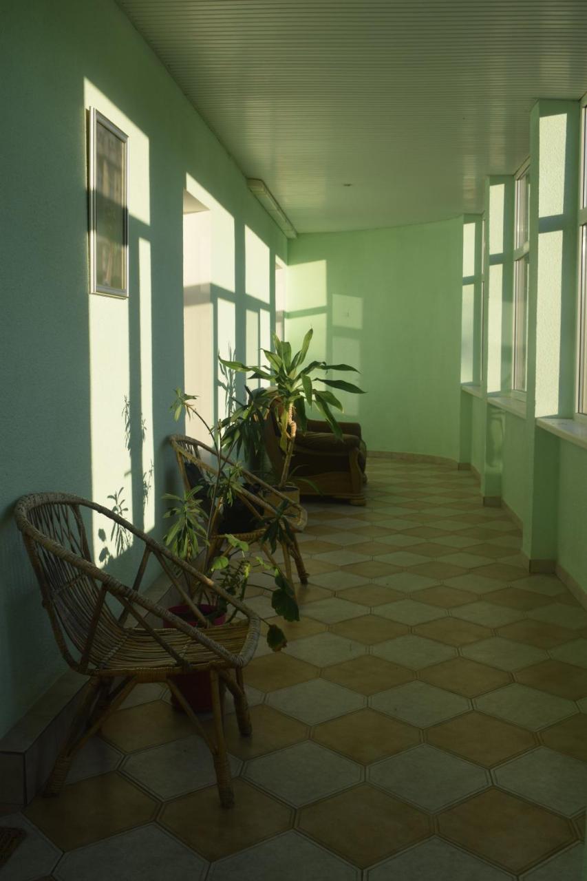 Hotel Constancia à Kamianets-Podilsky Extérieur photo