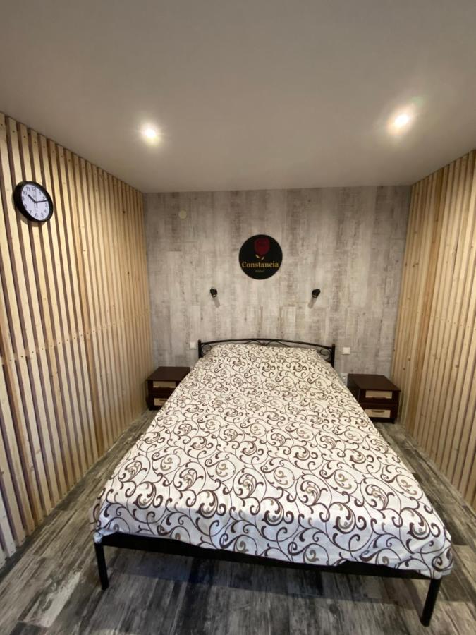 Hotel Constancia à Kamianets-Podilsky Extérieur photo