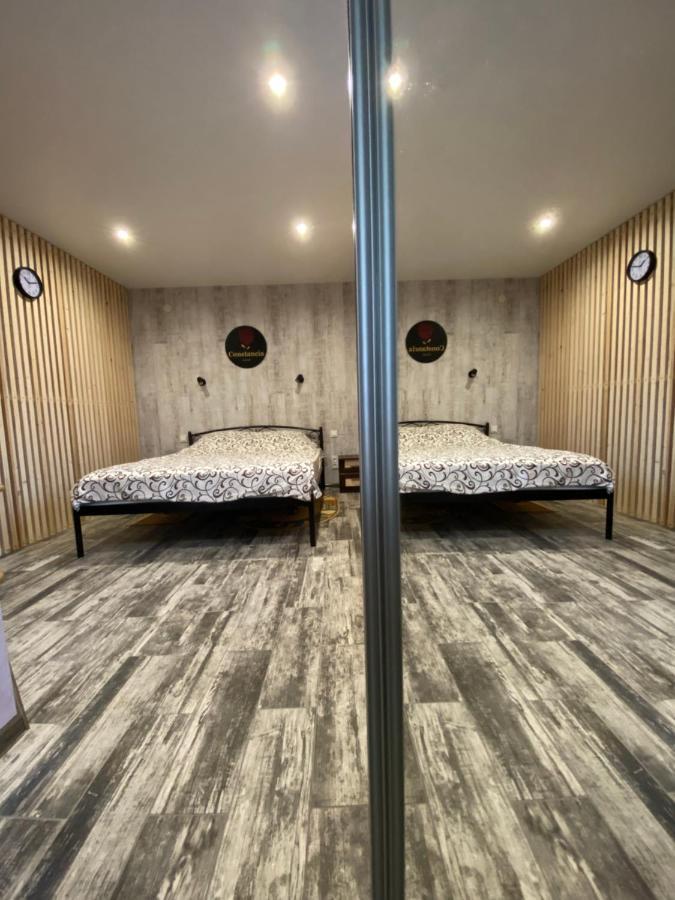 Hotel Constancia à Kamianets-Podilsky Extérieur photo